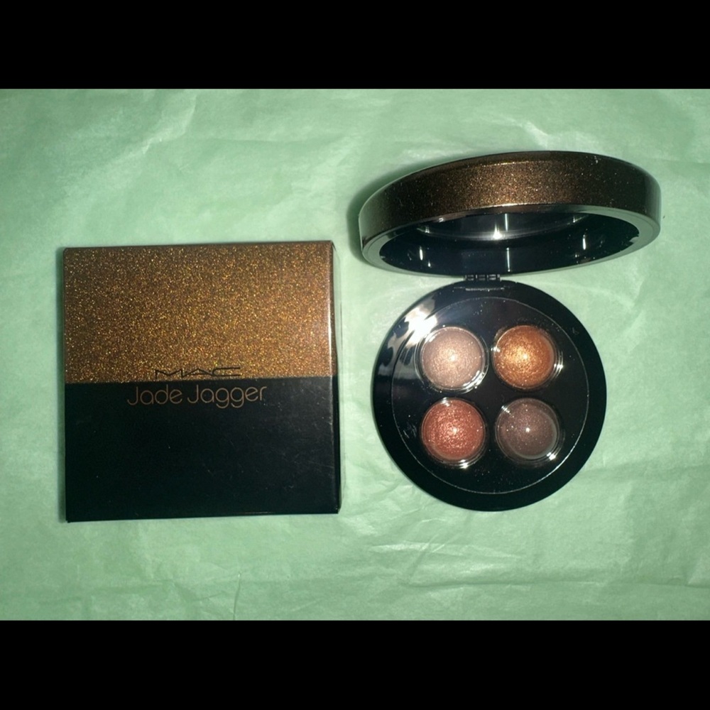 *SOLD* MAC Golden Shine Mineralize Eyeshadow Quad